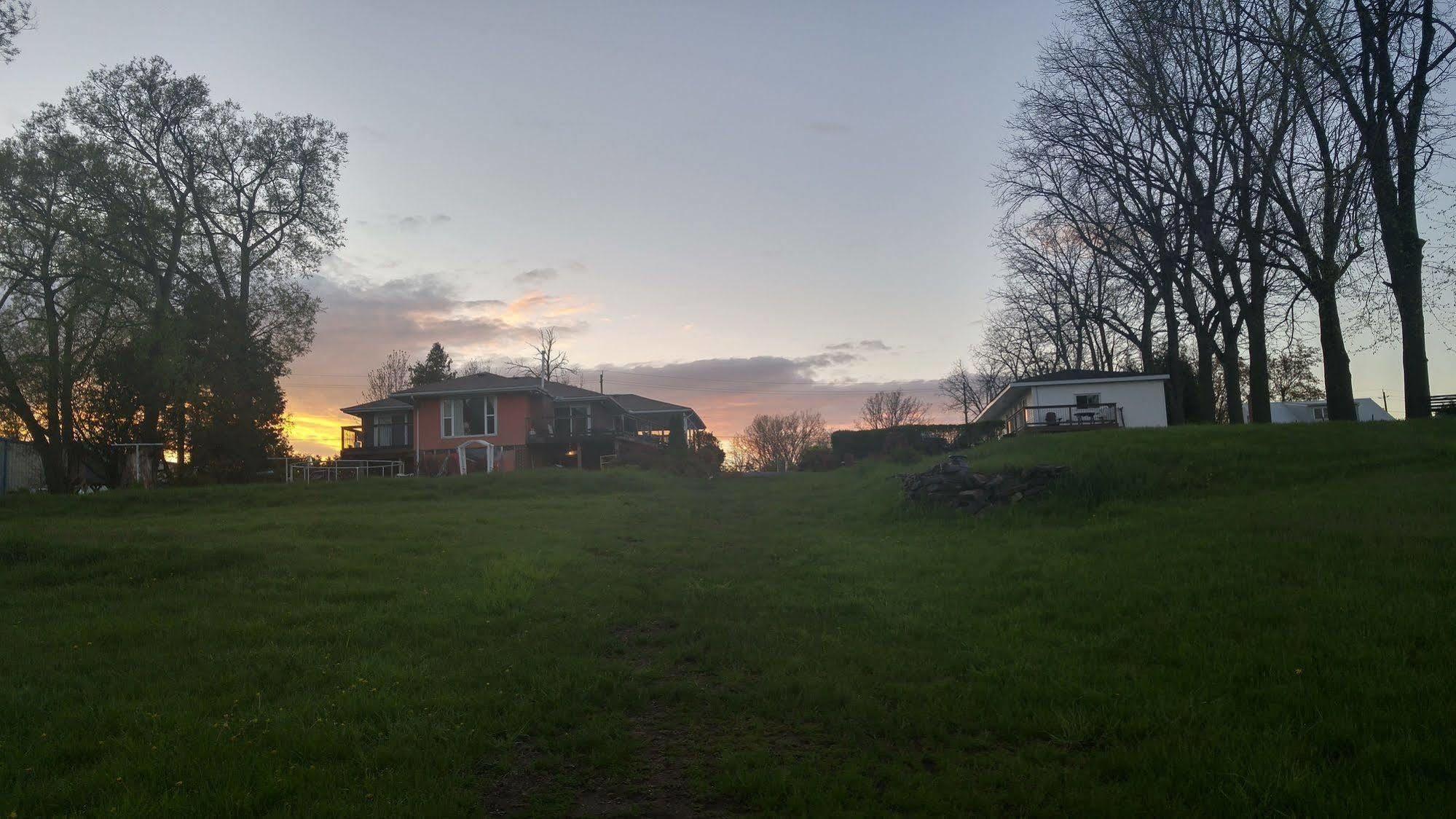 Bayside Motel Трентон Экстерьер фото